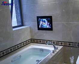 定制浴缸前镜面电视